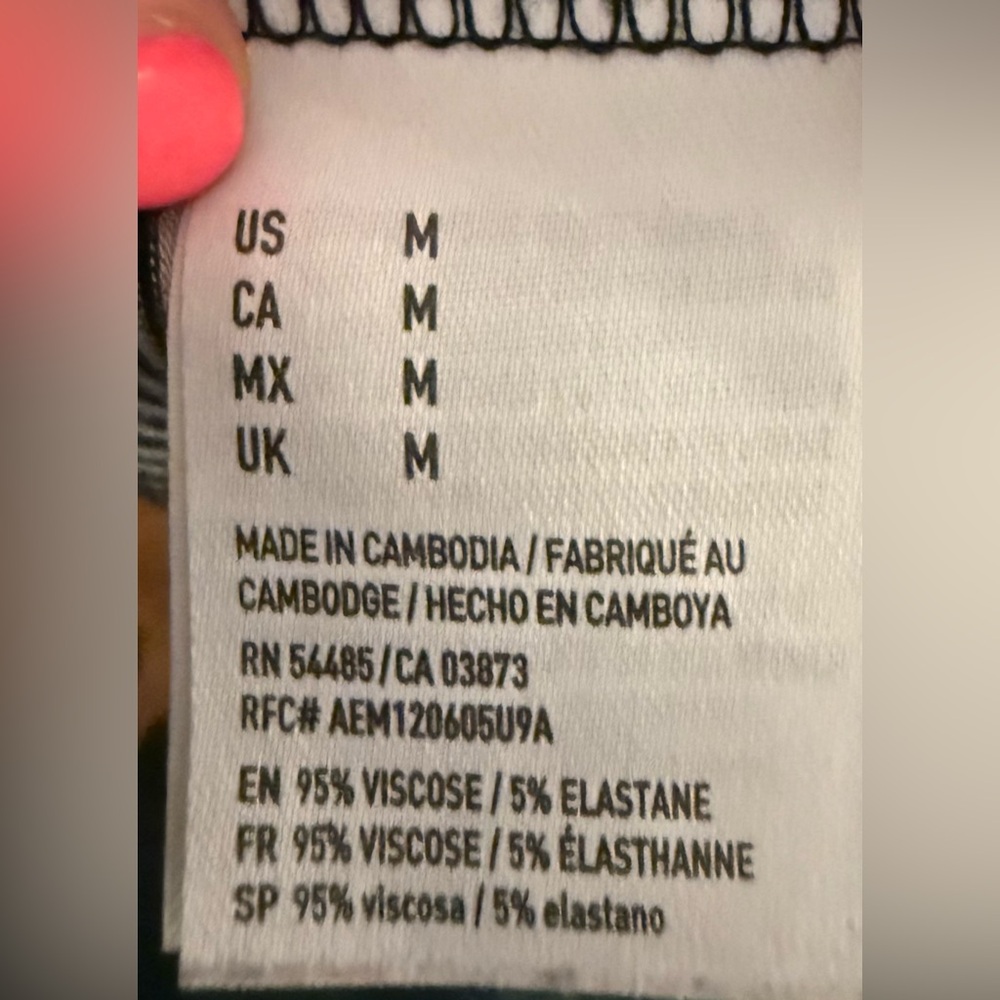 American Eagle Soft & Sexy Striped Halter Tank Top – Size M - Picture 5 of 6